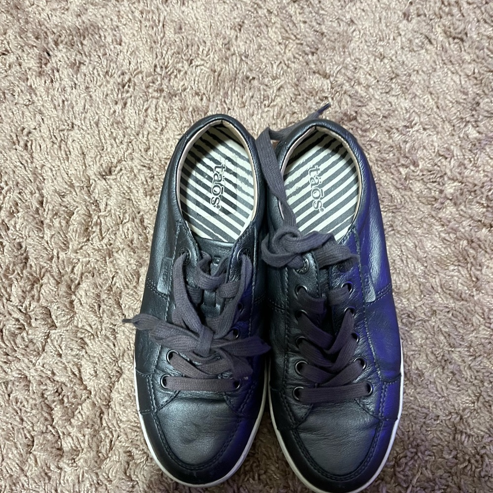 Taos leather shoes for women’s